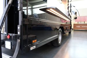 Affordable Food Truck 5.8m Stainless Steel Body with Insulated Compartments and <b>Griddle</b> for Outdoor Use - Product Image 2