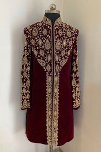 Sherwani marron brodé de Zari en or avec pantalon et chaussures assorties grande taille robe de soirée/mariage 202 ". - Product Image 2