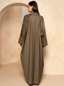 ชุดอาบายะห์ผ้าไหมสีน้ำตาลปักลายหรูหรา ป้องกันรอยยับ ทำมือ สไตล์ตุรกี แบบดั้งเดิมสำหรับชาวมุสลิม รับสั่งตัดตามแบบ - Product Image 2