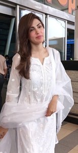 Vente en gros Brodé Kurti Pantalon Dupatta Ensemble Organza avec Intérieur, Bas en Dentelle, Qualité supérieure, Bon Marché en Vrac - Product Image 4