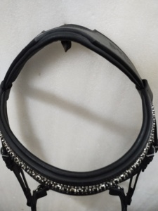 Bride rembourrée en cuir anatomique durable avec pierre de couleur noire et bride de dressage avec rênes Web disponible à bas prix... - Product Image 6