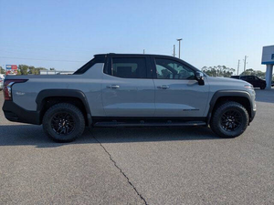 Camioneta Eléctrica Usada en Buen Estado, Modelo 2025, Motor Dual, Potencia de 150-200 kW, Batería de 90-110 kWh con Autonomía NEDC de 100 km, Automática 4x4 - Product Image 6