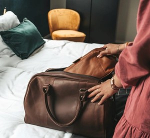 Bolsa de Viaje Multifuncional Ligera de Cuero Genuino Marrón Oscuro, Bolsa de Viaje Vintage para Hombre, Bolsa de Mano Grande para Pasar la Noche - Product Image 5