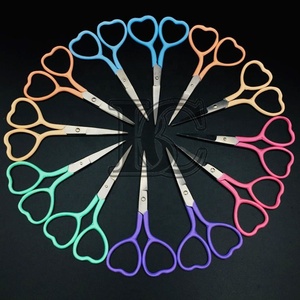 Tijeras profesionales Tijeras de manicura rectas de acero inoxidable con mango afilado en forma de corazón Cuidado de las uñas de la cutícula Sostenible - Product Image 4