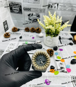 นาฬิกาเพชรโมอิสซาไนต์แบบ Iced Out หน้าปัดสีเทา ขอบหน้าปัดแบบ Silver Spike ดีไซน์โดดเด่น หรูหรา แฟชั่นระดับพรีเมียมสำหรับผู้ชาย - Product Image 1