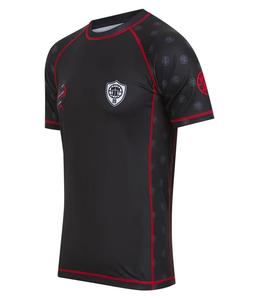 Conçu en collaboration avec l'artiste graphique Club Rash Guard - Manches courtes, respirant, UPF50+, 100% polyester - Product Image 4