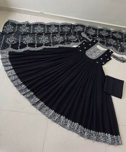 Fancy Exclusivo diseñador indio Lehenga Choli con blusa Diseñador tradicional indio desgaste precio más bajo mercado alfanumero - Product Image 2
