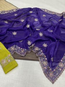 Seda crujiente Premium exclusiva con Sari bordado fabricante de moda de mujer de Surat a la tarifa más baja - Product Image 4