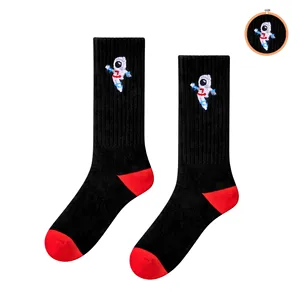Calcetines con Patrón de Astronauta Bordado, Transpirables, Estilo Japonés, Largura Media, Calcetines Tejidos Personalizados para Uso Diario, Primavera/Verano - Product Image 1