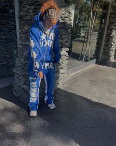 ชุดวอร์มสองชิ้นมีฮู้ดและกางเกงวอร์มประดับพลอยเทียมแบบกำหนดเอง - Product Image 2