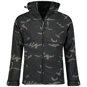 Vêtements de voyage confortables veste coupe-vent Softshell à capuche réglable pour hommes vente en gros veste coupe-vent Active & Travelwear - Product Image 5