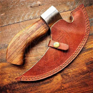 Cortador de hacha para pizza al aire libre personalizado de grado Industrial, cortador de acero al carbono con mango de madera de Fresno y Funda de cuero - Product Image 2