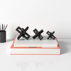 Conjunto de escultura o Mercana Black Metal Small Medium y Large Jacks representados consta de tres esculturas pulidas modernas - Product Image 1