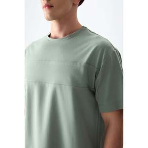เสื้อยืดผู้ชายทรงโอเวอร์ไซส์ สีเขียวอ่อน เนื้อผ้าฝ้ายหนานุ่ม รุ่นเบสิค - 88378 - ลายกระบองเพชร - Product Image 4