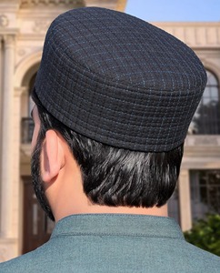 Topi อิสลามสำหรับผู้ชายที่สง่างามใช้ในชีวิตประจำวันด้วยผ้าเย็บเรียบร้อยกันน้ำสำหรับการสวดมนต์เป็นประจำการชุมนุมกีฬาและชุดลำลอง - Product Image 4