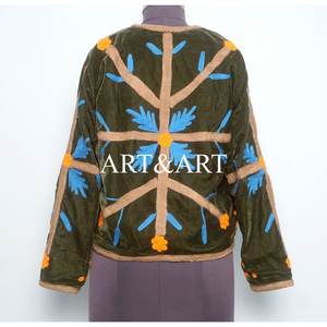 Chaqueta Acolchada Ecológica de Algodón Suzani con Terciopelo, Bordado Floral Hecho a Mano, Unisex, Secado Rápido para Mujer - Product Image 5