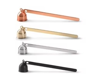 Apagavelas de Metal Hecho a Mano de Alta Calidad con Mango Ergonómico para Apagar la Llama de las Velas de Forma Segura y Fácil para la Decoración Navideña del Hogar - Product Image 6