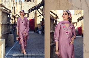 Broderie de fleurs appliques et travail manuel sur soie Milan avec doublure en coton et bas en dentelle avec Dupatta - Product Image 2