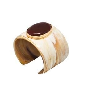 Brazalete de cuerno pulido para aspecto de joyería tribal y étnica - Product Image 1