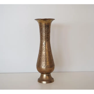 Vases de piédestal en métal de concepteur moderne Pièces de déclaration élégantes pour les hôtels, les salons, les salles et les restaurants pour la décoration de table - Product Image 5