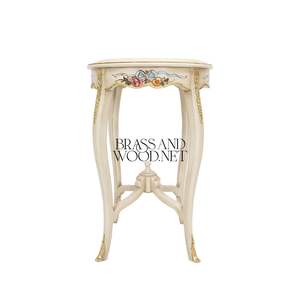 Mesa Auxiliar Redonda de Lujo Color Crema con Ramo Floral Pintado a Mano y Detalles en Latón Dorado para Decoración de Esquinas en Hogares Neoclásicos - Product Image 2