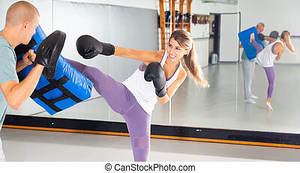 Boucliers de coup de pied personnalisés Punching Arts Martiaux Training Boxe Logo personnalisé Vente en gros Low Kick Shield Logo personnalisé PU Leather Kicking - Product Image 6