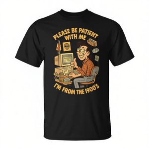 T-shirt vintage da geek degli anni '00 con scritta 'Please Be Patient' - Stile vintage promozionale - Product Image 2