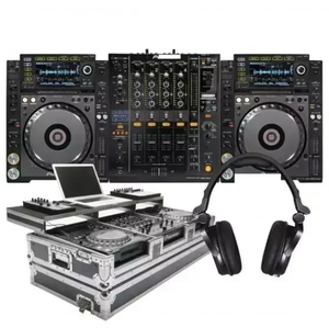 Nouvel ensemble DJ authentique 2x CDJ 2000 & 1x 900 Nexus - Product Image 1