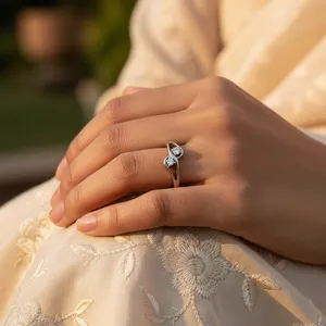 Anillo de Compromiso de Plata 925 con Dos Piedras y Diamante Redondo con Engaste de Puntas, Joyería Clásica para Mujer - Product Image 2