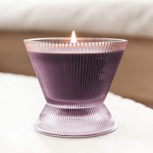 Porte-bougie en verre raffiné avec une lumière chaude et radieuse, ajoutant du charme à la décoration de la maison et à de beaux moments festifs - Product Image 6