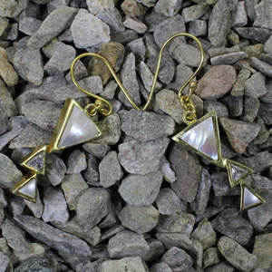 Vente en gros Boucles d'oreilles pendantes perle blanche et topaze blanche Bijoux élégants en perles - Product Image 4