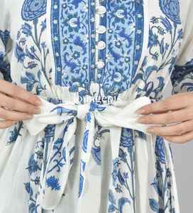 ชุดเดรสผ้าฝ้ายออร์แกนิคพิมพ์ลายดอกไม้แบบแฮนด์บล็อกจากเมืองจาปุร ชุดเดรสฤดูร้อนน้ำหนักเบาสำหรับผู้หญิง - Product Image 4