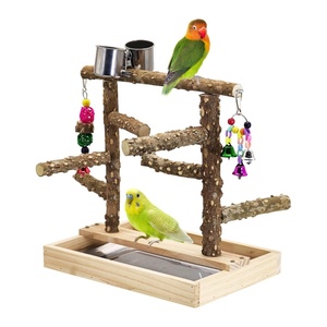 Parc de jeux en bois pour l'entraînement et le jeu des oiseaux, avec perchoir pour perroquet, structure d'escalade, plateau amovible et mangeoires en acier inoxydable - Product Image 1