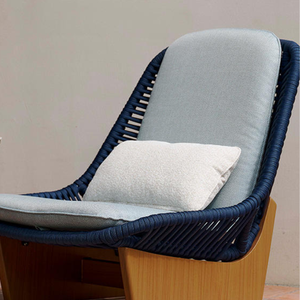 Mesa de centro moderna de primera calidad con patas cilíndricas y superficie de madera, mesa de comedor estilo café para un ambiente elegante en casa y en el café. - Product Image 5
