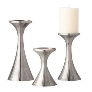 Nouveau Lot de 2 Bougeoirs Piliers en Métal Argenté 2025 pour Décoration Écologique Maison, Mariage et Noël - Product Image 5