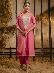 ชุดคุर्ติแบบตรง สง่างาม พร้อมกางเกงและผ้าคลุมไหล่ - Product Image 3