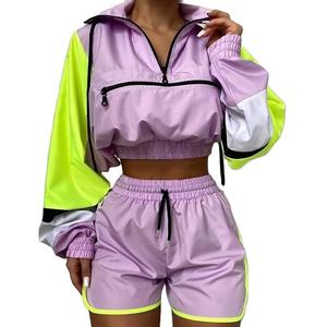 Conjunto Corto de Chaqueta Cortavientos para Mujer con Logotipo Personalizado, Conjunto de Chaqueta Cortavientos y Pantalones Cortos de Nailon para Mujer - Product Image 1