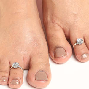 NOVAMART Fine 925 Sterling <b>Silver</b> Flower <b>Toe</b> <b>Rings</b> Pair Women's Engagement Wedding White/Black Clara Authenticity Gold Material - Product Image 5