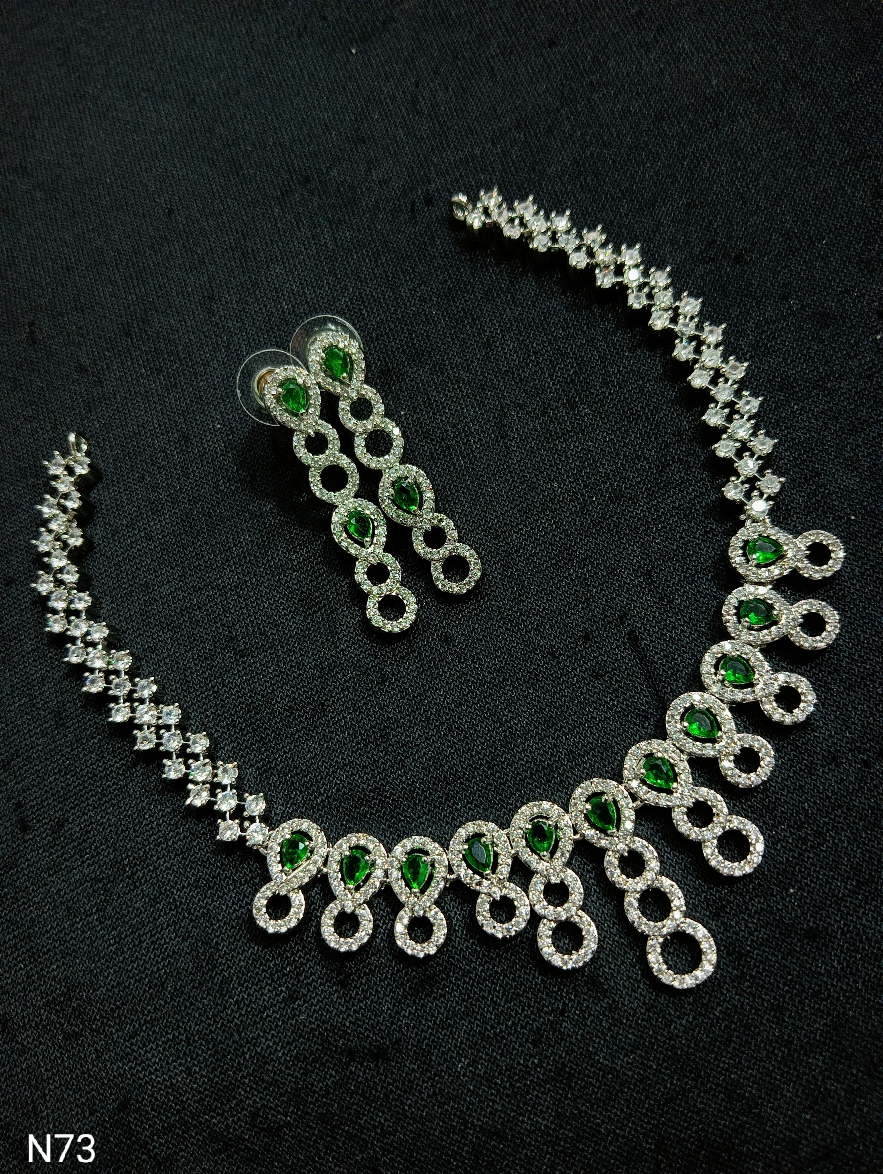 สีเขียว