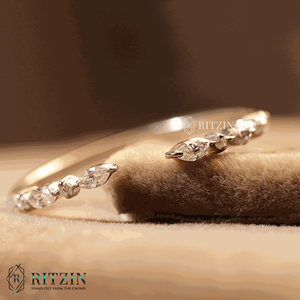 Alliance demi-éternité en moissanite de forme marquise et ronde pour femme - Product Image 3