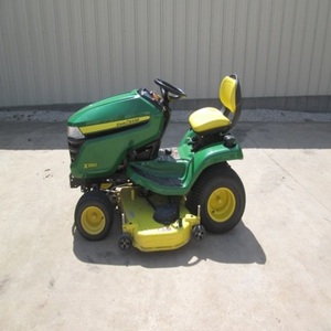 รถตัดหญ้าแบบนั่งขับ John Deere X950R 25 แรงม้า พร้อมถาดเก็บหญ้าแบบยกสูง ลดราคาพิเศษ - Product Image 1