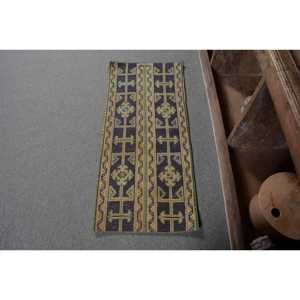 Alfombra de 1.5x3.5 pies, Alfombra Turca Vintage, Alfombra de Lana con Borde Azul - Product Image 1