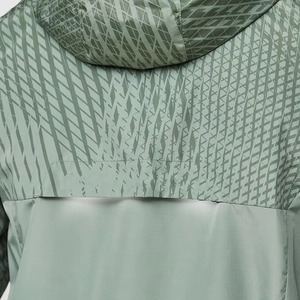 Conception personnalisée Veste coupe-vent style léger et imperméable pour la course à pied et la randonnée en plein air pour hommes Veste de jogging respirante à séchage rapide - Product Image 6