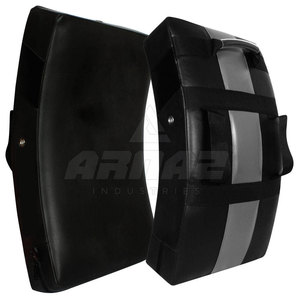 Bouclier de coup de pied avec poignées solides pour une prise en main confortable et un contrôle facile - Product Image 1