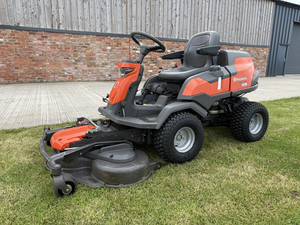 Achetez une nouvelle tondeuse autoportée Husqvarna R420TsX AWD avec une plateforme de coupe avant de 122 cm - Product Image 6