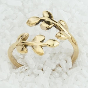 Exclusive Quality Golden Charm <b>Brass</b> <b>Ring</b> Fashionable Circle Adjustable <b>Rings</b> Simple Cold Style <b>Brass</b> <b>Ring</b> - Product Image 2
