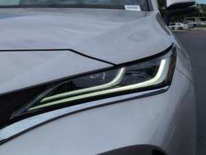 Limpia 2021 T o y o t a V e n z a XLE - Product Image 4