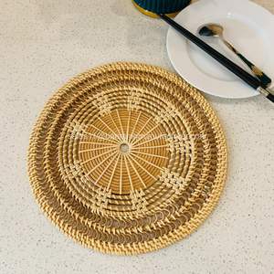 Napperon en osier de rotin rond classique Tapis de table élégants pour décor de table à manger - Product Image 3