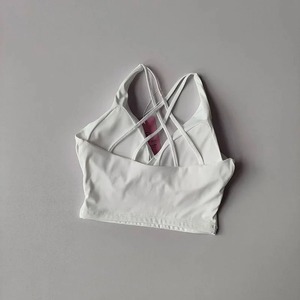 Soutien-gorge de sport de yoga anti-affaissement de style simple pour femmes gilet de fitness absorbant les chocs confortable avec logo avant de vêtements de sport pratique - Product Image 4