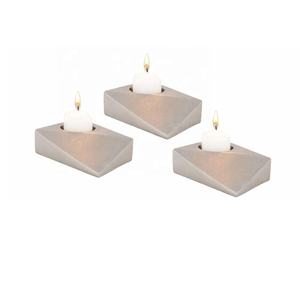 Portavelas de aluminio fundido sólido cónico moderno de Venta caliente con vidrio pesado para exhibiciones de candelabros elegantes - Product Image 1